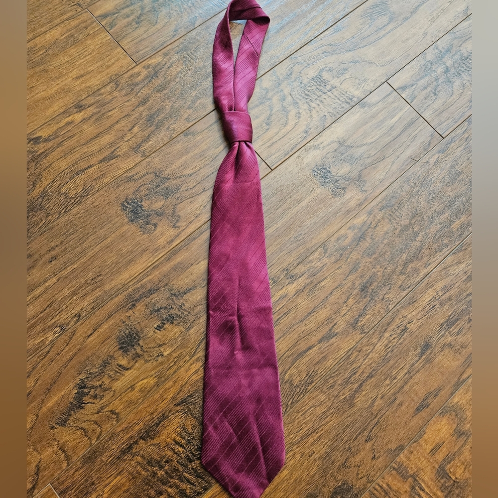 Protocol 100% silk tie